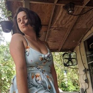 Meet your Posher, Cassandra